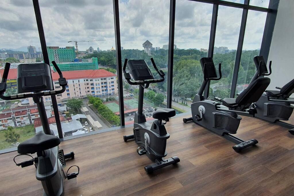 Kozi Square New Sgh Cozy Home 7A Kuching Bagian luar foto