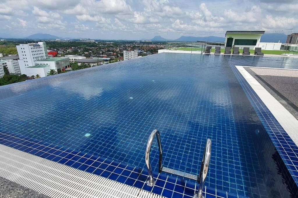 Kozi Square New Sgh Cozy Home 7A Kuching Bagian luar foto